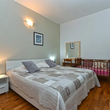 1187 Holiday home *